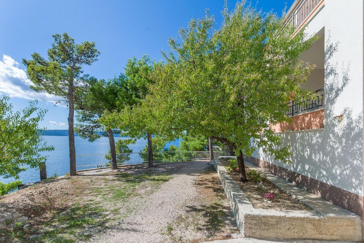 Apartments Ilijanka Брела Екстериор снимка
