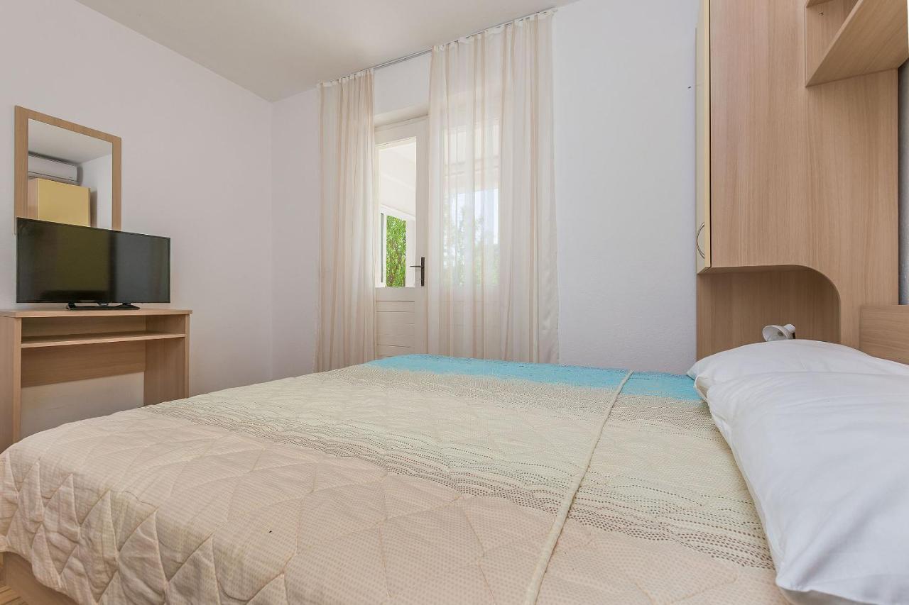 Apartments Ilijanka Брела Екстериор снимка