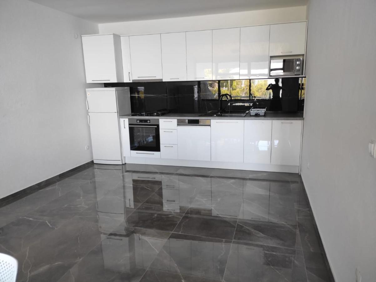 Apartments Ilijanka Брела Екстериор снимка